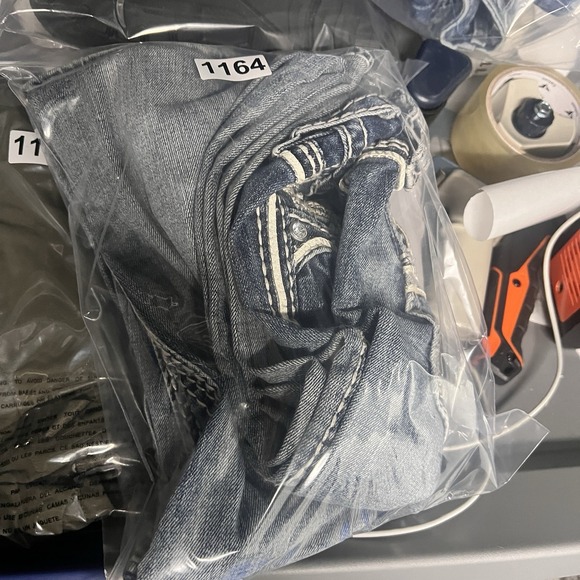 Rock Revival Donna Boot Jeans Women's Size 31 Dark Wash Distressed Embroidered - Picture 8 of 8